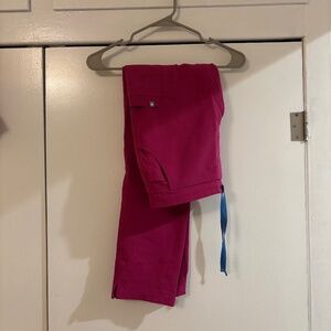 FIGS scrub bottoms size S / LIKE NEW